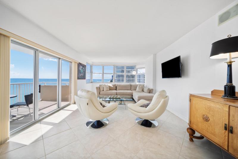  Condo & Townhome Photos