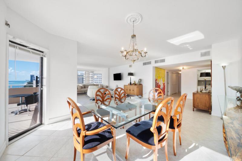  Condo & Townhome Photos