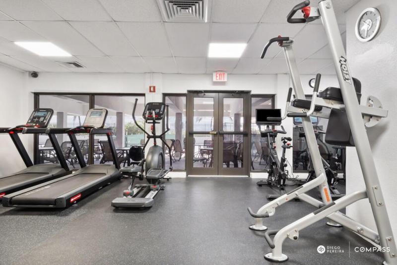  Condo & Townhome Photos