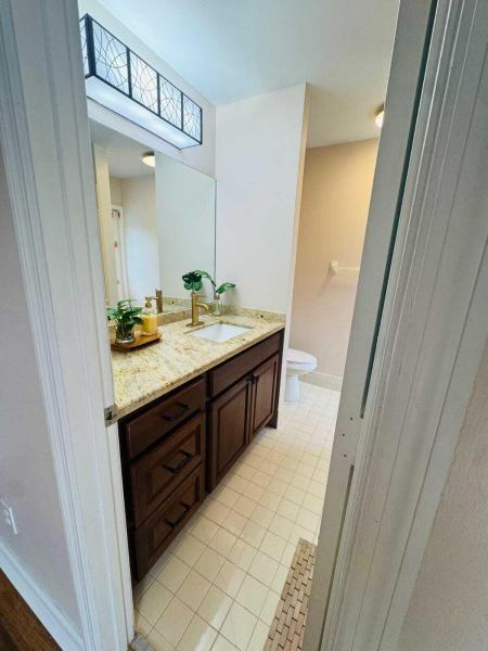  Single Family Homes Photo 11:  Lauderhill,  FL 33351