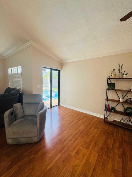  Single Family Homes Photo 7:  Lauderhill,  FL 33351