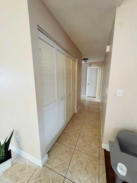  Single Family Homes Photo 8:  Lauderhill,  FL 33351