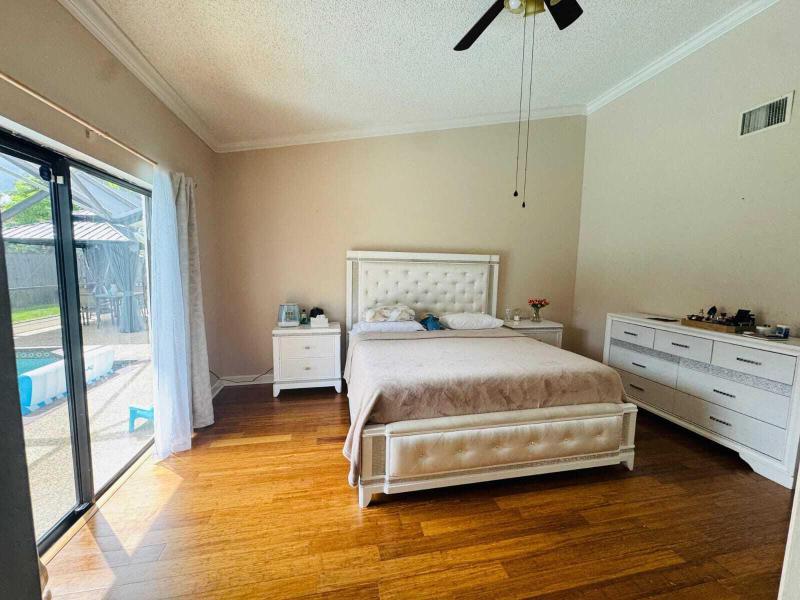  Single Family Homes Photo 9:  Lauderhill,  FL 33351