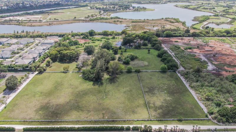  Commercial & Industrial Land Images 