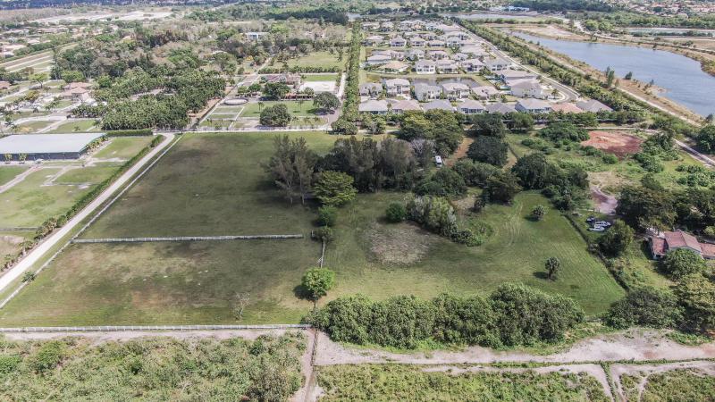  Commercial & Industrial Land Images 