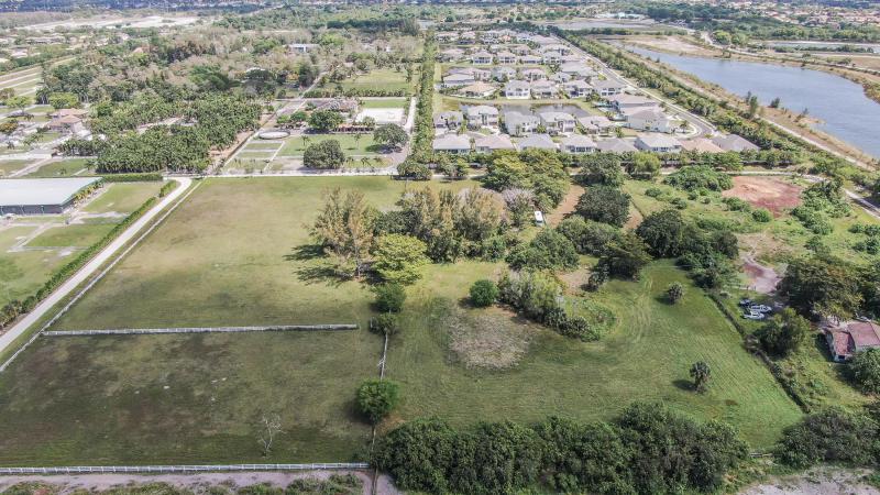  Commercial & Industrial Land Images 
