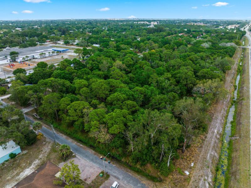  Commercial & Industrial Land Images 