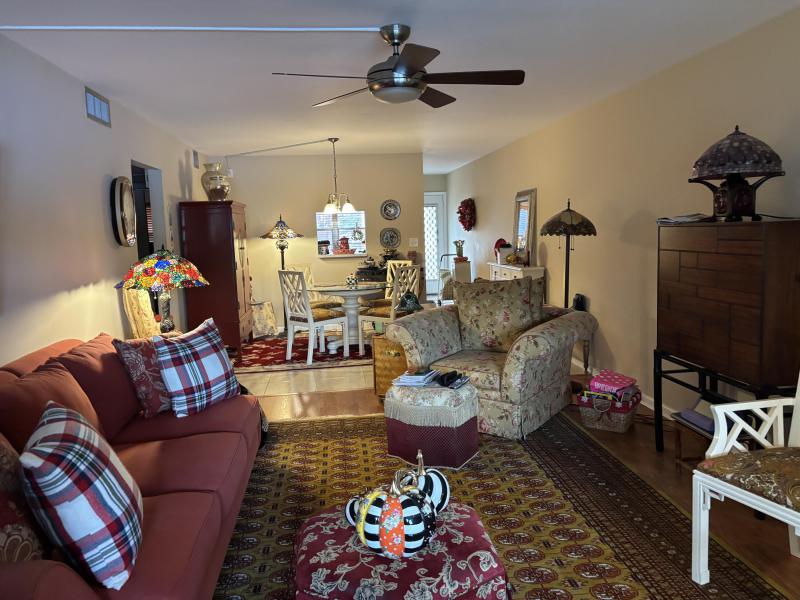  Condo & Townhome Photos