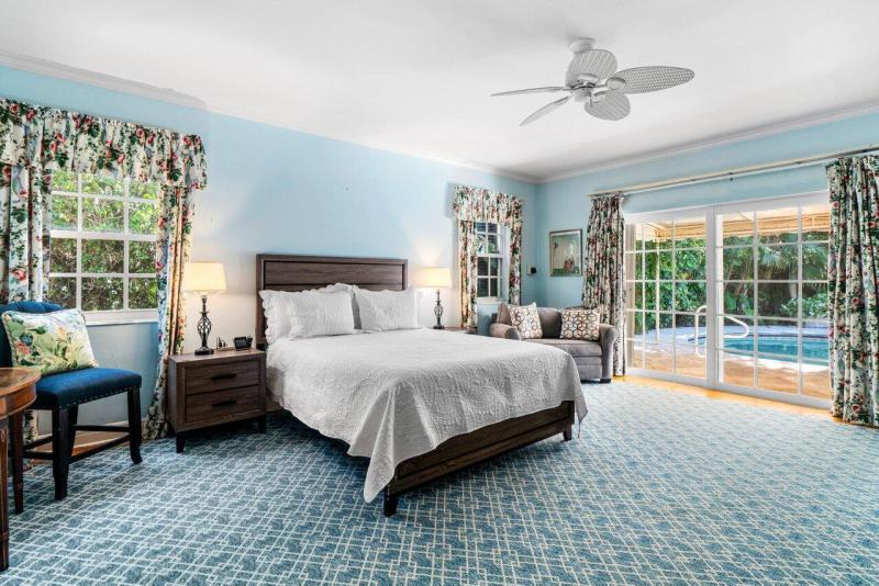  Single Family Homes Photo 11:  Palm Beach,  FL 33480