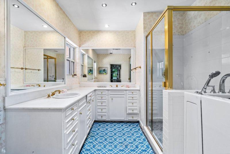  Single Family Homes Photo 12:  Palm Beach,  FL 33480
