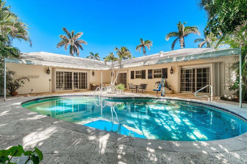  Single Family Homes Photo 15:  Palm Beach,  FL 33480