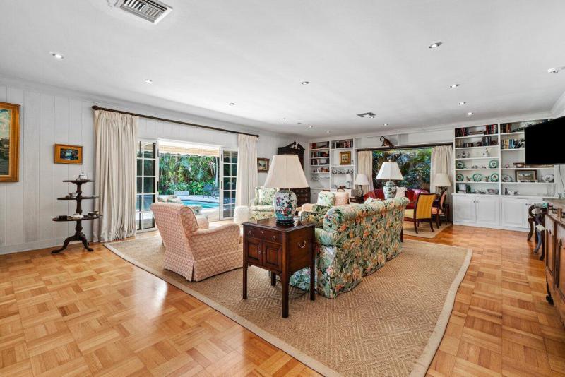  Single Family Homes Photo 2:  Palm Beach,  FL 33480