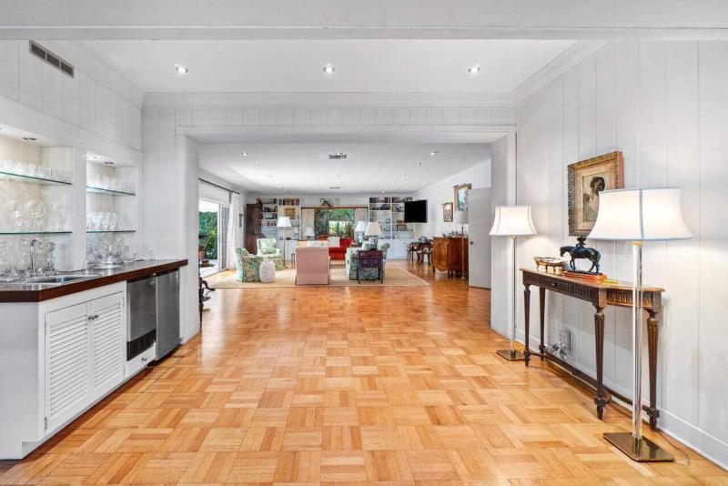 Single Family Homes Photo 3:  Palm Beach,  FL 33480