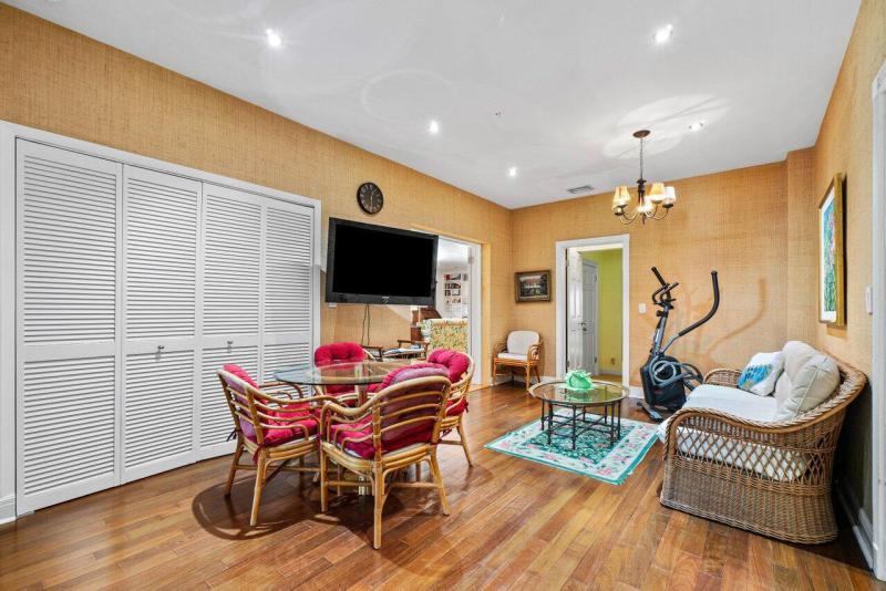  Single Family Homes Photo 8:  Palm Beach,  FL 33480