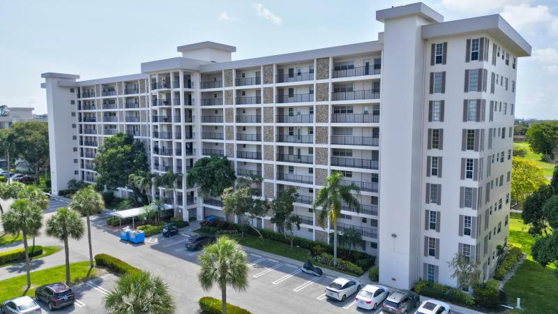  Condo & Townhome Photos