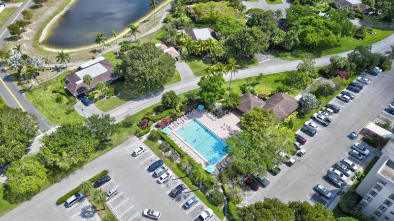  Condo & Townhome Photos