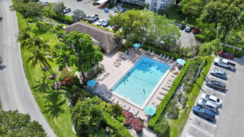  Condo & Townhome Photos