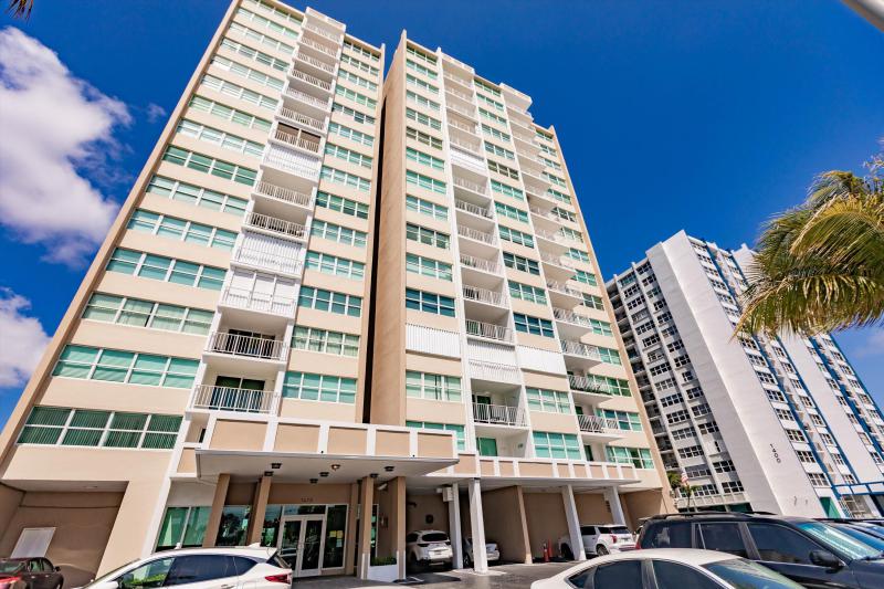  Condo & Townhome Photos