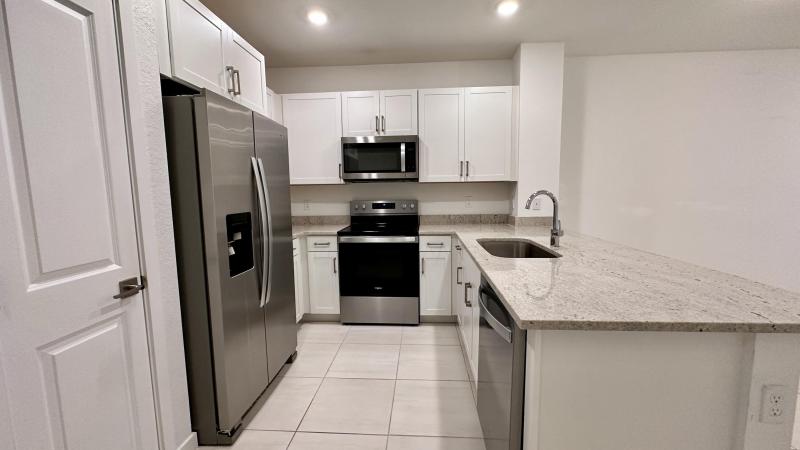  Condo & Townhome Photos