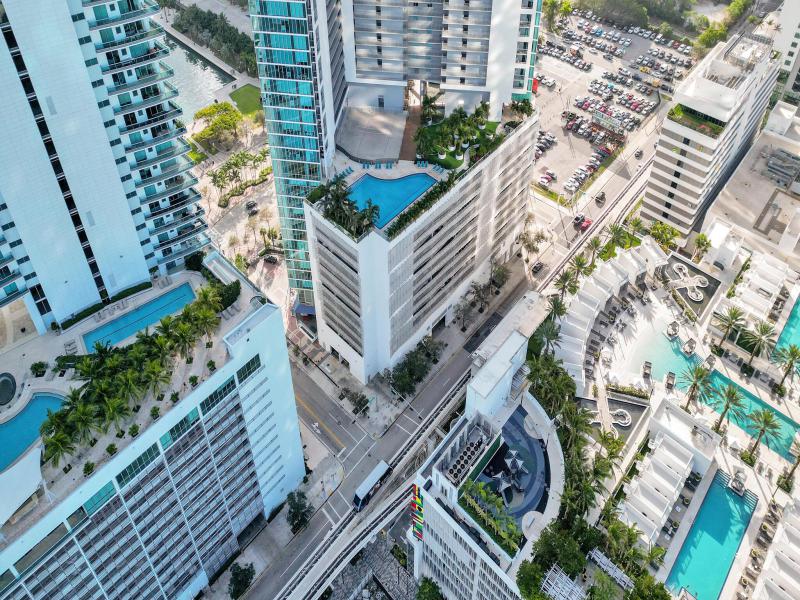  Condo & Townhome Photos
