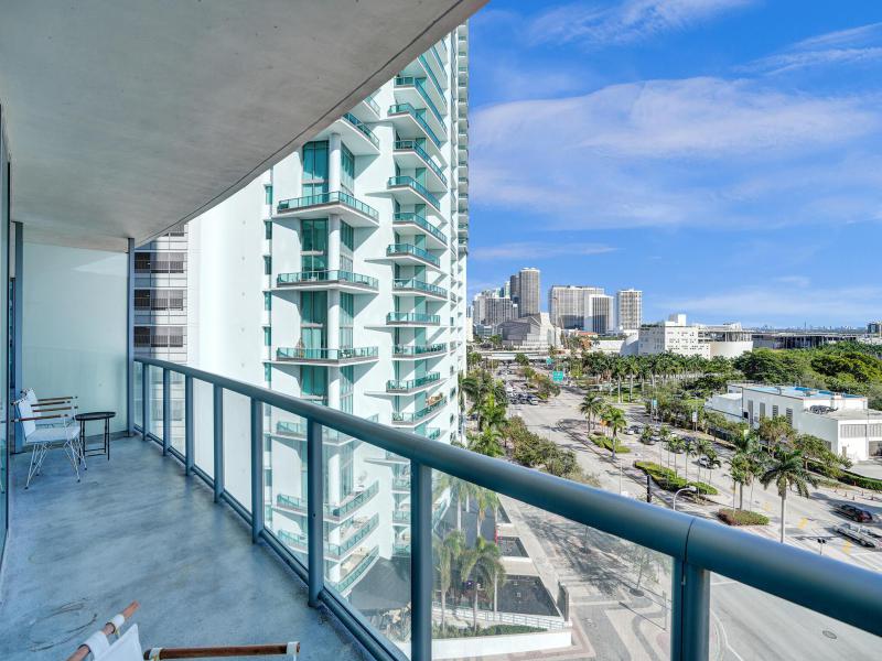  Condo & Townhome Photos