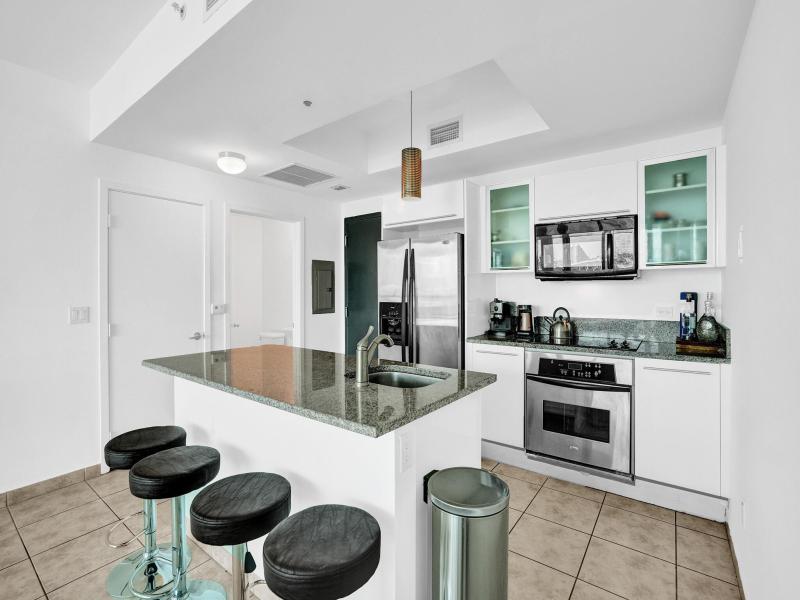  Condo & Townhome Photos