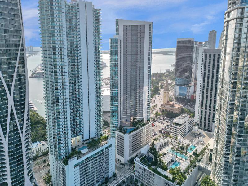  Condo & Townhome Photos
