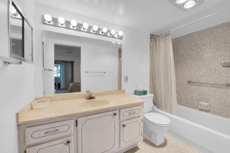  Condo & Townhome Photos