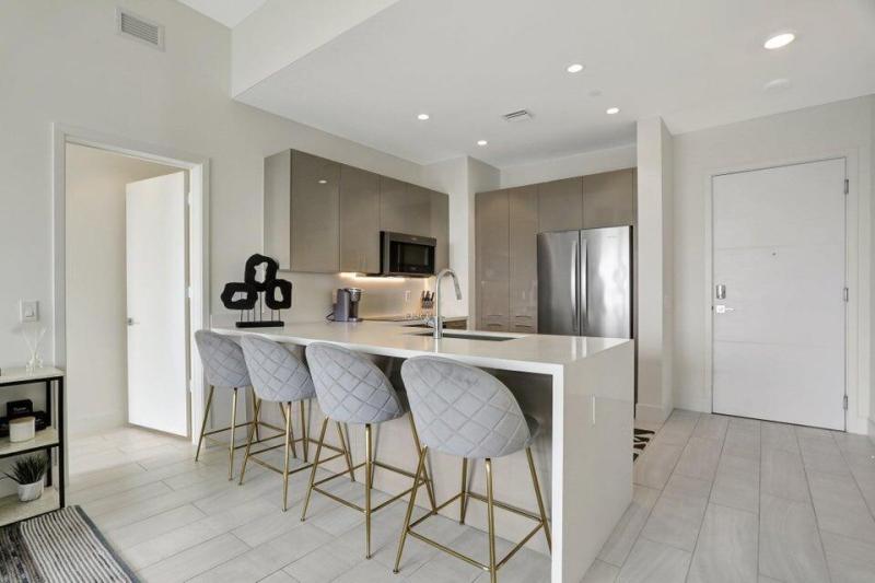  Condo & Townhome Photos