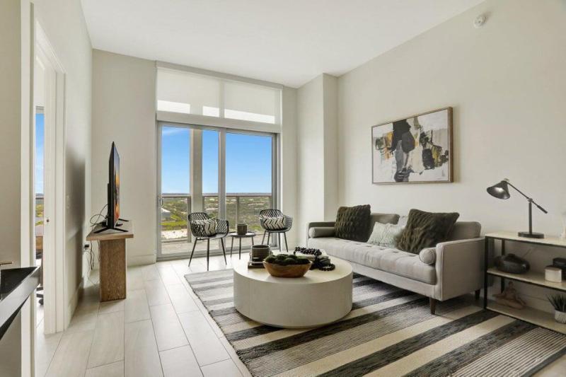  Condo & Townhome Photos