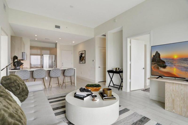  Condo & Townhome Photos