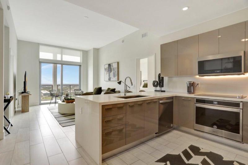  Condo & Townhome Photos