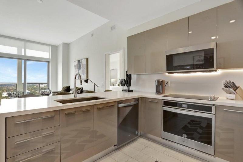  Condo & Townhome Photos