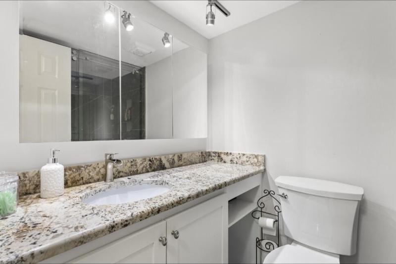 Condo & Townhome Photos