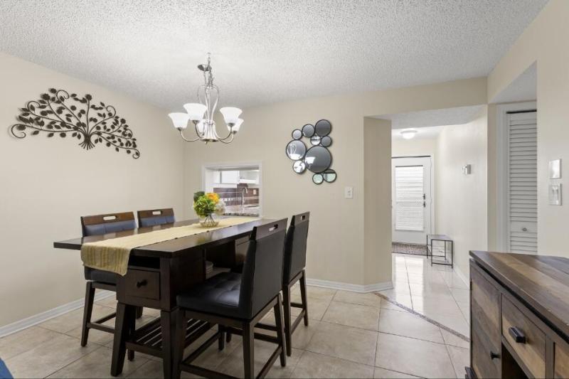  Condo & Townhome Photos