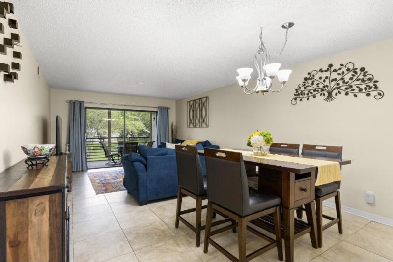  Condo & Townhome Photos