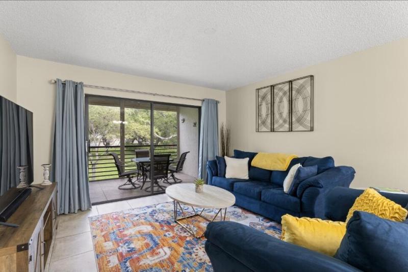  Condo & Townhome Photos