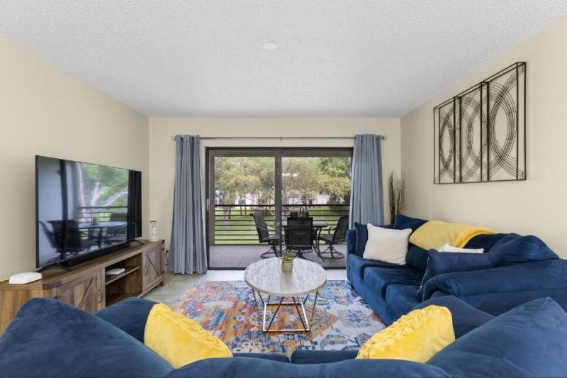  Condo & Townhome Photos