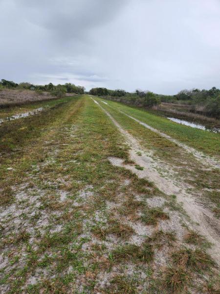  Commercial & Industrial Land Images 