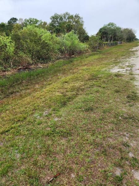  Commercial & Industrial Land Images 