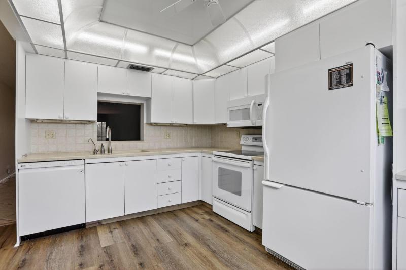  Condo & Townhome Photos