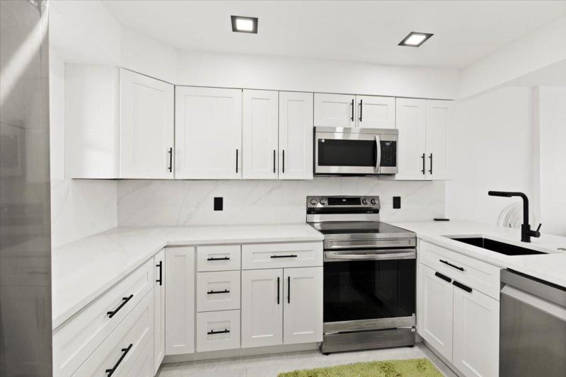 Condo & Townhome Photos