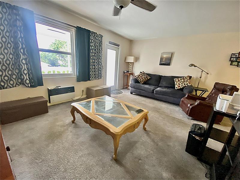  Condo & Townhome Photos