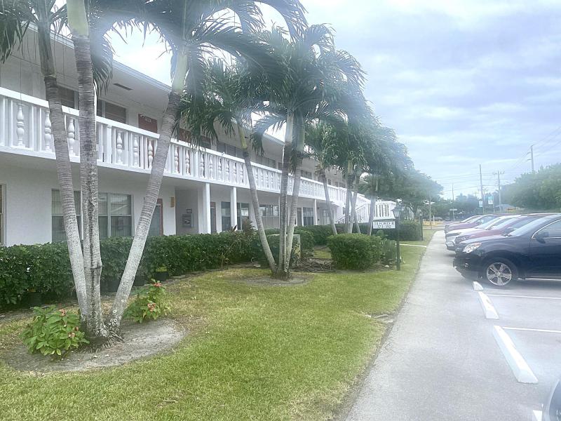  Condo & Townhome Photos
