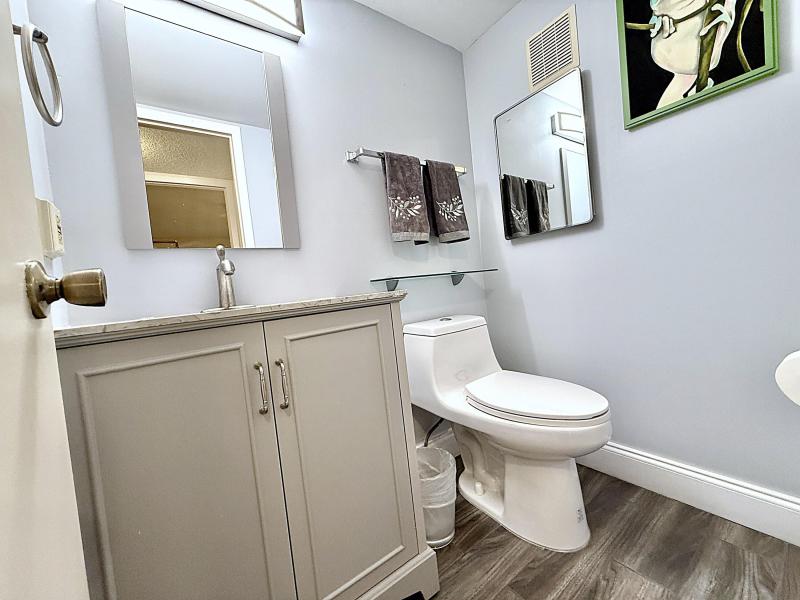  Condo & Townhome Photos