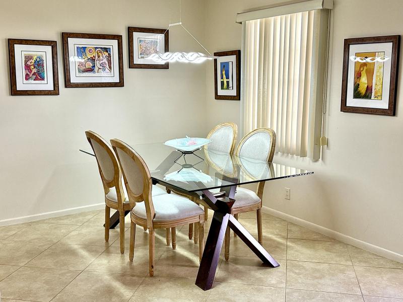  Condo & Townhome Photos