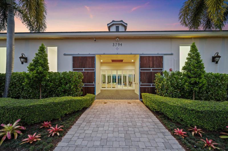  Single Family Homes Photo 10:  Wellington,  FL 33414