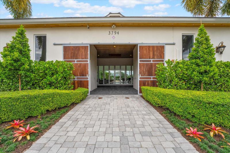  Single Family Homes Photo 11:  Wellington,  FL 33414