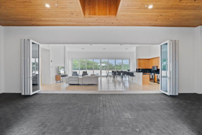  Single Family Homes Photo 17:  Wellington,  FL 33414
