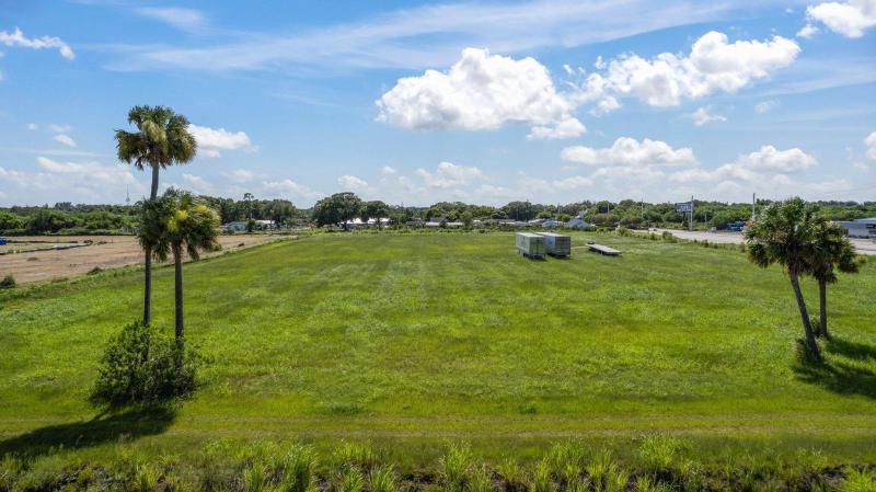  Commercial & Industrial Land Images 